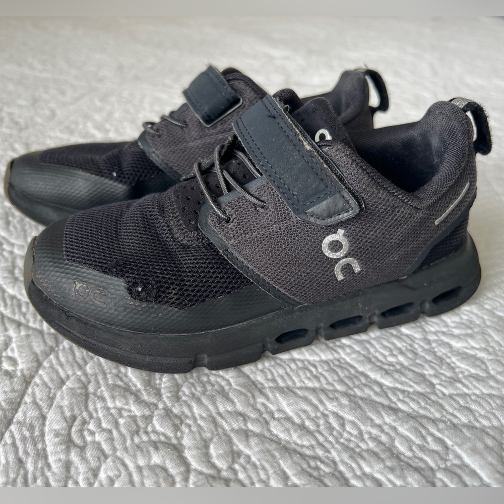 ON Cloud Play Toddler Kids Boys Size 13 Triple Black Athletic Sneaker Shoes